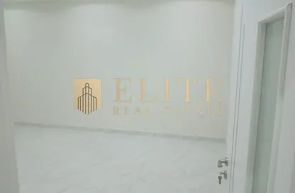 مجمع سكني - 3 غرف نوم - 4 حمامات للايجار في شارع الوعب - الوعب - الدوحة