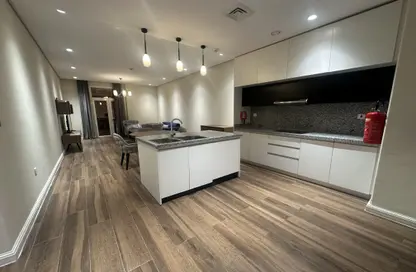 Apartment - 2 Bedrooms - 3 Bathrooms for rent in Floresta Gardens - Floresta Gardens - The Pearl Island - Doha