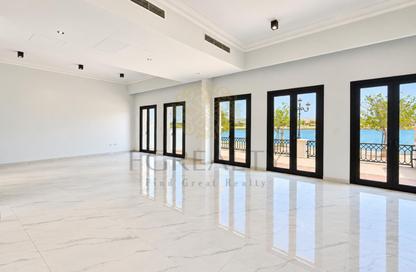 Townhouse - 2 - 4 for rent in Carnaval - Qanat Quartier - The Pearl Island - Doha