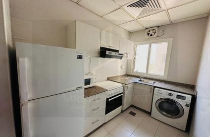 Apartment - 2 Bedrooms - 2 Bathrooms for rent in Umm Ghwailina Comm - Umm Ghuwalina - Umm Ghuwailina - Doha