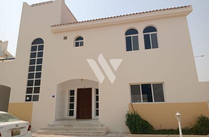 Villa - 3 Bedrooms - 4 Bathrooms for rent in Salwa Road - Al Aziziyah - Doha