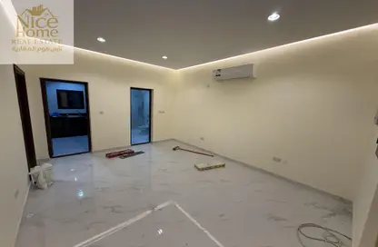 Apartment - 2 Bedrooms - 2 Bathrooms for rent in Fereej Bin Mahmoud North - Fereej Bin Mahmoud - Doha