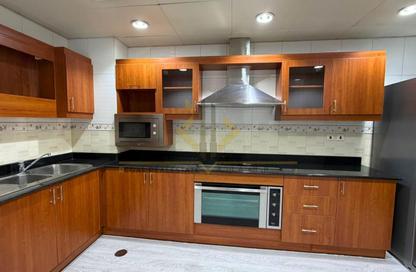 Apartment - 2 Bedrooms - 3 Bathrooms for sale in West Porto Drive - Porto Arabia - The Pearl Island - Doha