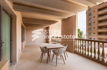 Apartment - 2 Bedrooms - 3 Bathrooms for sale in West Porto Drive - Porto Arabia - The Pearl Island - Doha