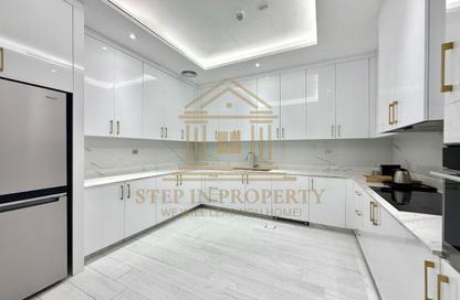 Apartment - 3 Bedrooms - 5 Bathrooms for rent in Floresta Gardens - Floresta Gardens - The Pearl Island - Doha Apartment - 3 Bedrooms - 5 Bathrooms for rent in Floresta Gardens - Floresta Gardens - The Pearl Island - Doha