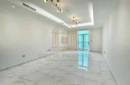 Apartment - 3 Bedrooms - 5 Bathrooms for rent in Floresta Gardens - Floresta Gardens - The Pearl Island - Doha