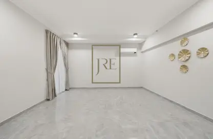 Apartment - 2 Bedrooms - 3 Bathrooms for rent in Musheireb Apartments - Musheireb - Doha