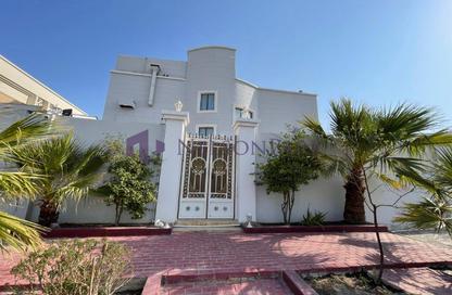 Villa - 7 - 7 for sale in Onaiza Street - Diplomatic Area - Doha