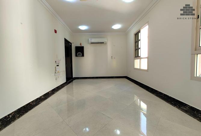 61113143 - Property Image 2