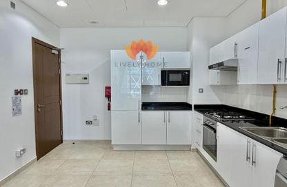 Apartment - 2 Bedrooms - 3 Bathrooms for rent in Marina Tower 21 - Marina District - Lusail