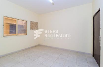 Labor Camp - Studio for rent in Industrial Area 4 - Industrial Area - Industrial Area - Doha