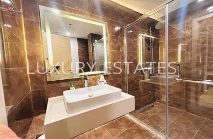 Apartment - 1 Bedroom - 2 Bathrooms for sale in Lusail Marina Heights - Marina District - Lusail