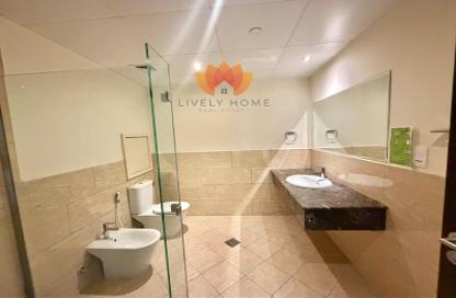 Apartment - 2 Bedrooms - 3 Bathrooms for rent in East Porto Drive - Porto Arabia - The Pearl Island - Doha