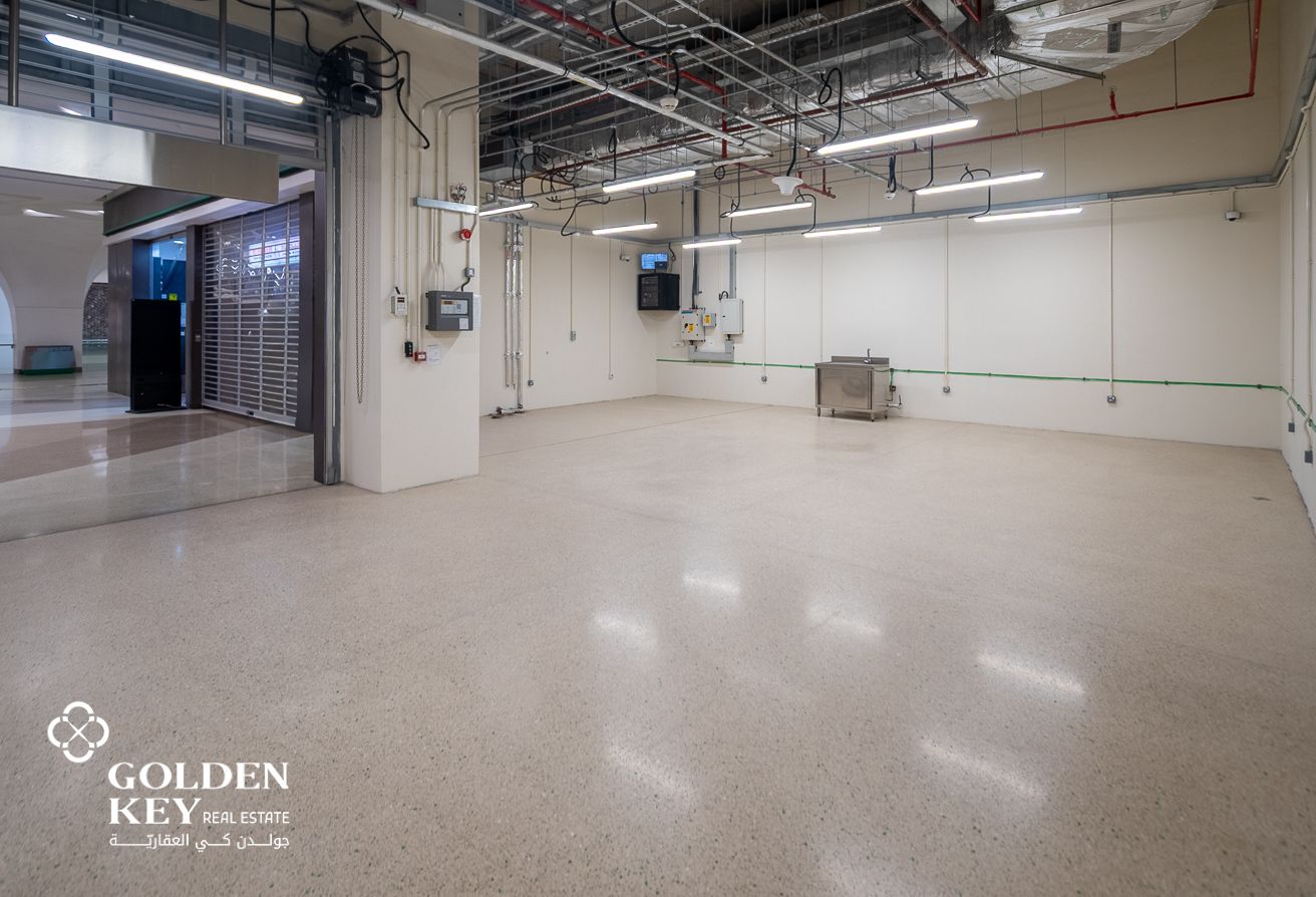 Spacious Retail Space – Metro Station