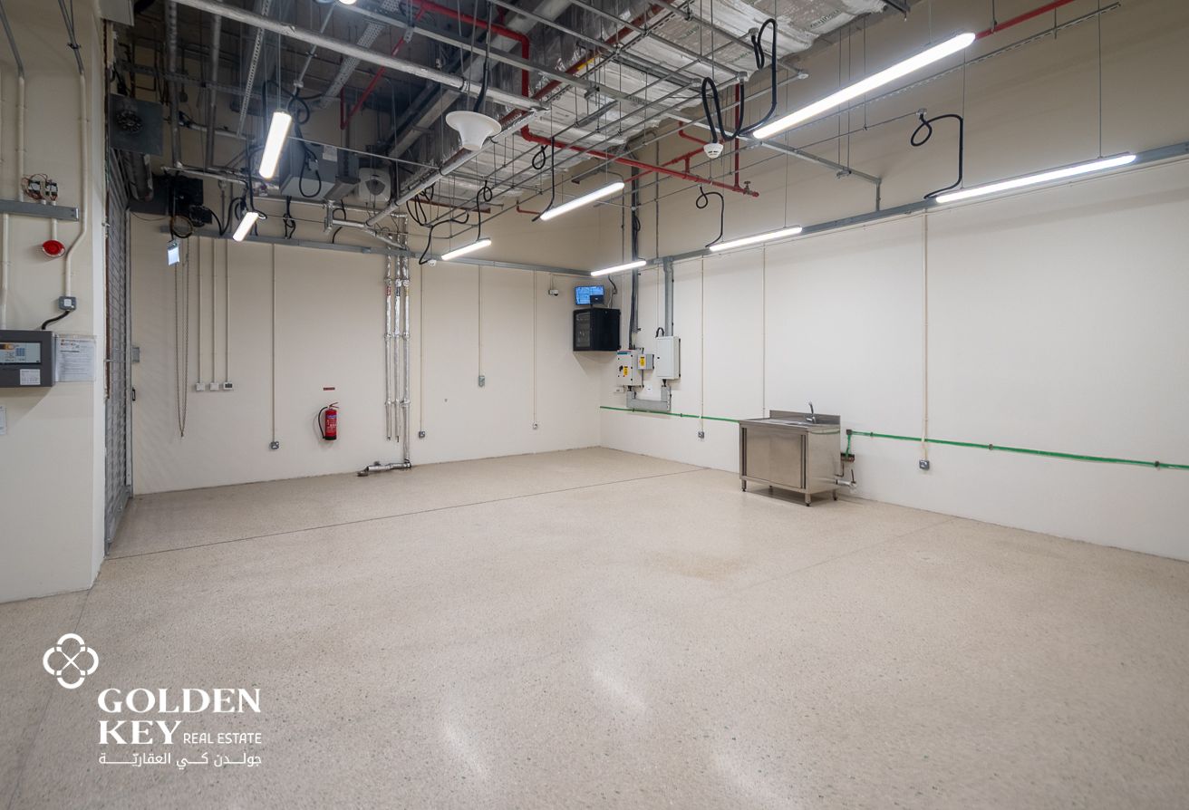 Spacious Retail Space – Metro Station