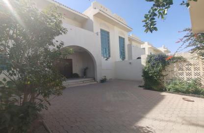 Villa - 3 Bedrooms - 4 Bathrooms for rent in New Salata - Salata - Doha