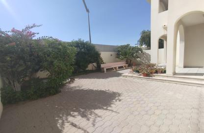 Villa - 3 Bedrooms - 4 Bathrooms for rent in New Salata - Salata - Doha