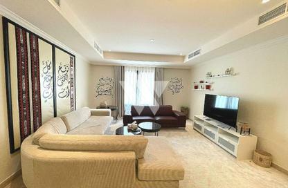 Apartment - 1 Bedroom - 2 Bathrooms for rent in East Porto Drive - Porto Arabia - The Pearl Island - Doha