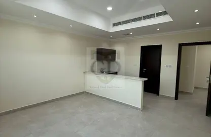 Apartment - Studio - 1 Bathroom for rent in Al Duhail - Al Duhail - Doha
