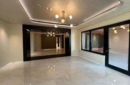 Apartment - 3 Bedrooms - 3 Bathrooms for rent in East Porto Drive - Porto Arabia - The Pearl Island - Doha Apartment - 3 Bedrooms - 3 Bathrooms for rent in East Porto Drive - Porto Arabia - The Pearl Island - Doha