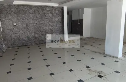 محل تجاري - استوديو - 1 حمام للايجار في بناية الهاشمي - شارع المنتزه - المنتزه - الدوحة