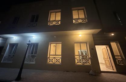 Villa - 5 Bedrooms - 4 Bathrooms for rent in Al Kheesa - Al Kheesa - Umm Salal Mohammed