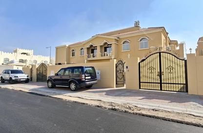 Villa - 4 Bedrooms - 4 Bathrooms for rent in Al Hadara Street - Al Thumama - Doha