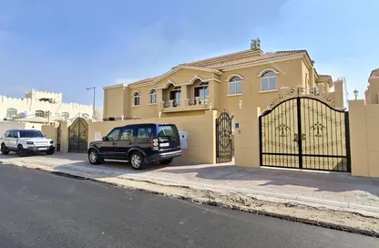 فيلا - 4 غرف نوم - 4 حمامات للايجار في شارع الحضارة - الثمامة - الدوحة