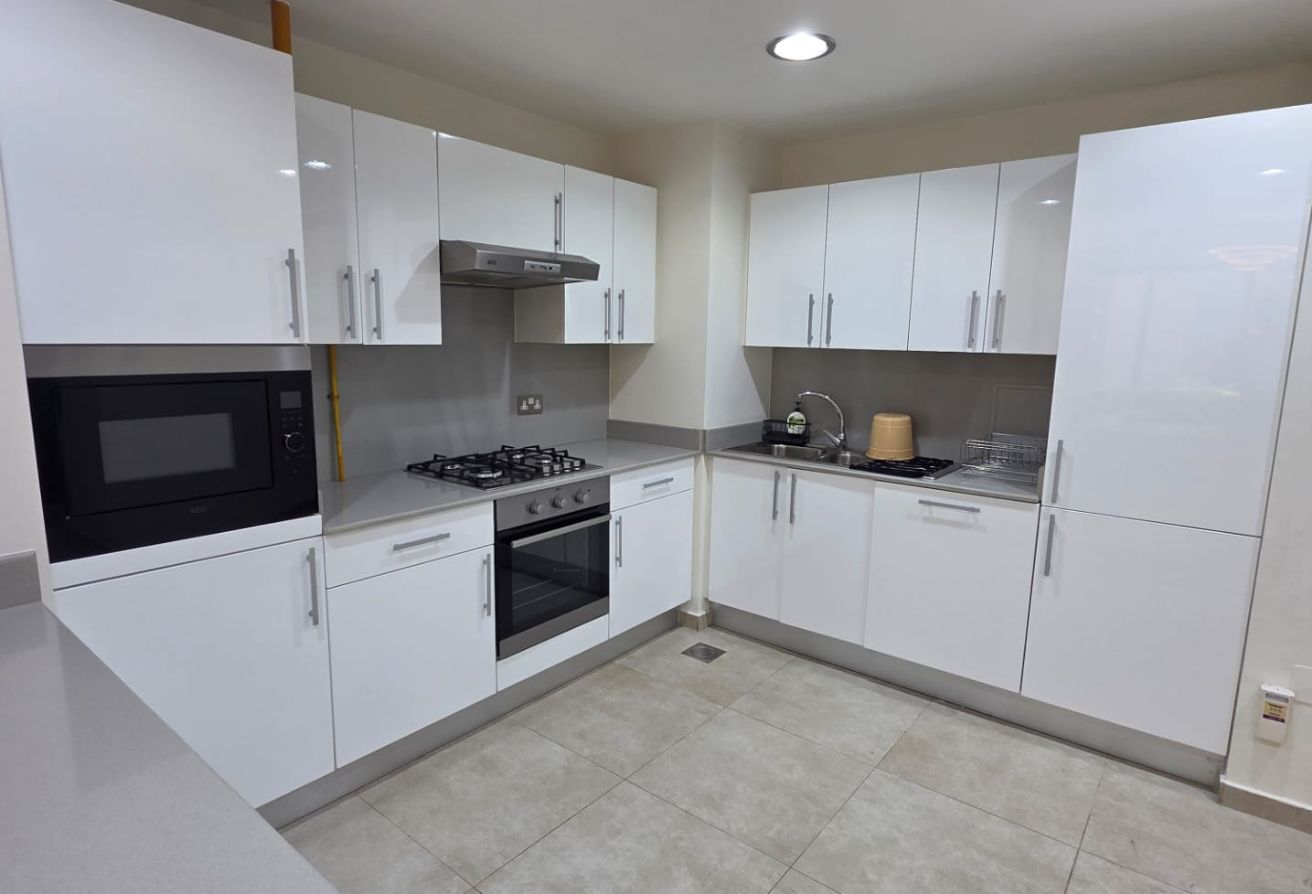 Full sea view 1bhk in front of vendom mall furnish thumbnail 10