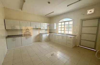 Villa - 5 Bedrooms - 4 Bathrooms for rent in Ain Khaled Villas - Ain Khaled - Doha