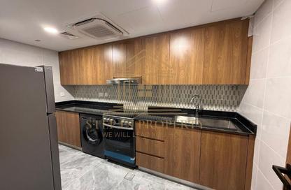 Apartment - 2 Bedrooms - 4 Bathrooms for rent in Al Salam Tower - Corniche Road - Corniche Road - Doha