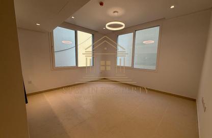 Apartment - 3 Bedrooms - 4 Bathrooms for rent in Al Khair Tower - Corniche Road - Corniche Road - Doha
