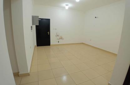 Apartment - 2 Bedrooms - 2 Bathrooms for rent in Hiteen Street - Al Muntazah - Doha
