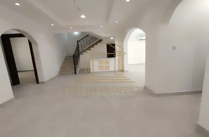 فيلا - 5 غرف نوم - 6 حمامات للايجار في وادي المرخ - مريخ - المريخ - الدوحة