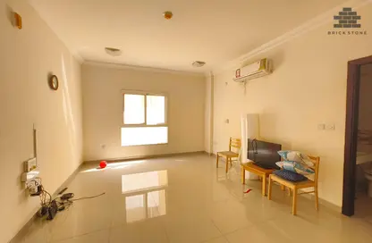 Apartment - 2 Bedrooms - 2 Bathrooms for rent in Al Mansoura - Al Mansoura - Doha