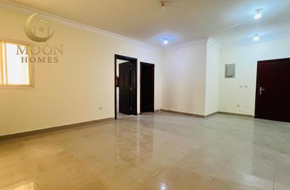 Apartment - 1 Bedroom - 2 Bathrooms for rent in Umm Ghwailina Comm - Umm Ghuwalina - Umm Ghuwailina - Doha