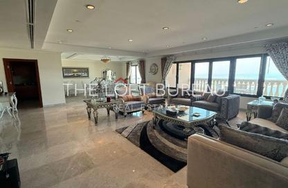 Apartment - 3 Bedrooms - 3 Bathrooms for rent in Tower 16 - Porto Arabia - The Pearl Island - Doha