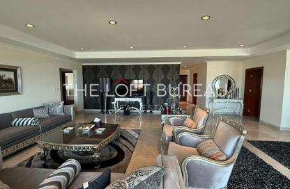 Apartment - 3 Bedrooms - 3 Bathrooms for rent in Tower 16 - Porto Arabia - The Pearl Island - Doha