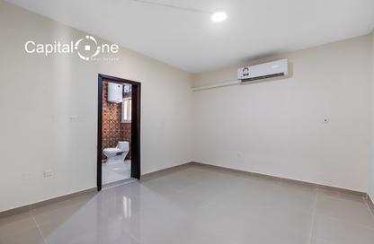 Apartment - 2 Bedrooms - 2 Bathrooms for rent in Wholesale Market Street - Abu Hamour - Doha Apartment - 2 Bedrooms - 2 Bathrooms for rent in Wholesale Market Street - Abu Hamour - Doha