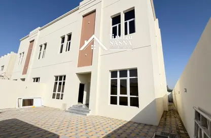 فيلا - 8 غرف نوم - 8 حمامات للايجار في شارع الجزيره - فريج بن محمود الشمالي - فريج بن محمود - الدوحة