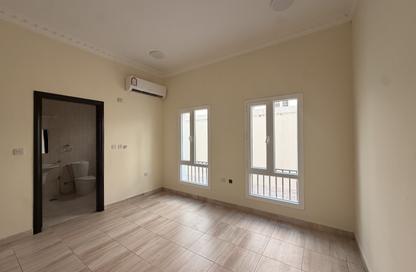 Villa - 5 - 6 for rent in Al Kheesa - Al Kheesa - Umm Salal Mohammed