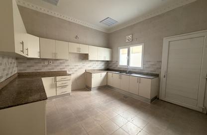 Villa - 5 - 6 for rent in Al Kheesa - Al Kheesa - Umm Salal Mohammed