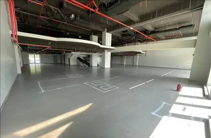 Retail - Studio - 2 Bathrooms for rent in Umm Al Seneem Street - Ain Khaled - Doha