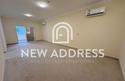 Apartment - 3 Bedrooms - 1 Bathroom for rent in Fereej Bin Mahmoud - Doha Apartment - 3 Bedrooms - 1 Bathroom for rent in Fereej Bin Mahmoud - Doha