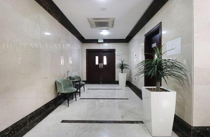 Retail - Studio - 3 Bathrooms for rent in Abu Jabair Street - Al Muntazah - Doha