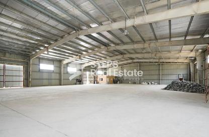 Warehouse - Studio - 1 for rent in East Industrial Street - Birkat Al Awamer - Al Wakra