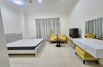 Apartment - Studio - 1 Bathroom for rent in Al Sadd Road - Al Sadd - Doha