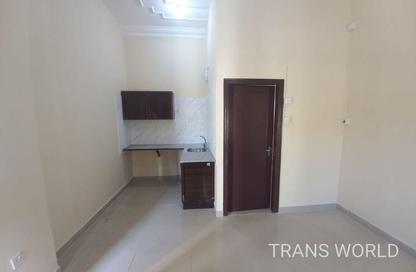Apartment - Studio - 1 for rent in Mamoura 18 - Al Maamoura - Doha Apartment - Studio - 1 for rent in Mamoura 18 - Al Maamoura - Doha