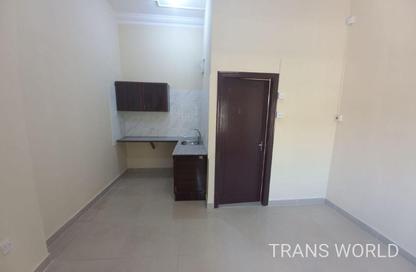 Apartment - Studio - 1 for rent in Mamoura 18 - Al Maamoura - Doha
