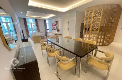 Apartment - 2 Bedrooms - 4 Bathrooms for rent in Floresta Gardens - Floresta Gardens - The Pearl Island - Doha